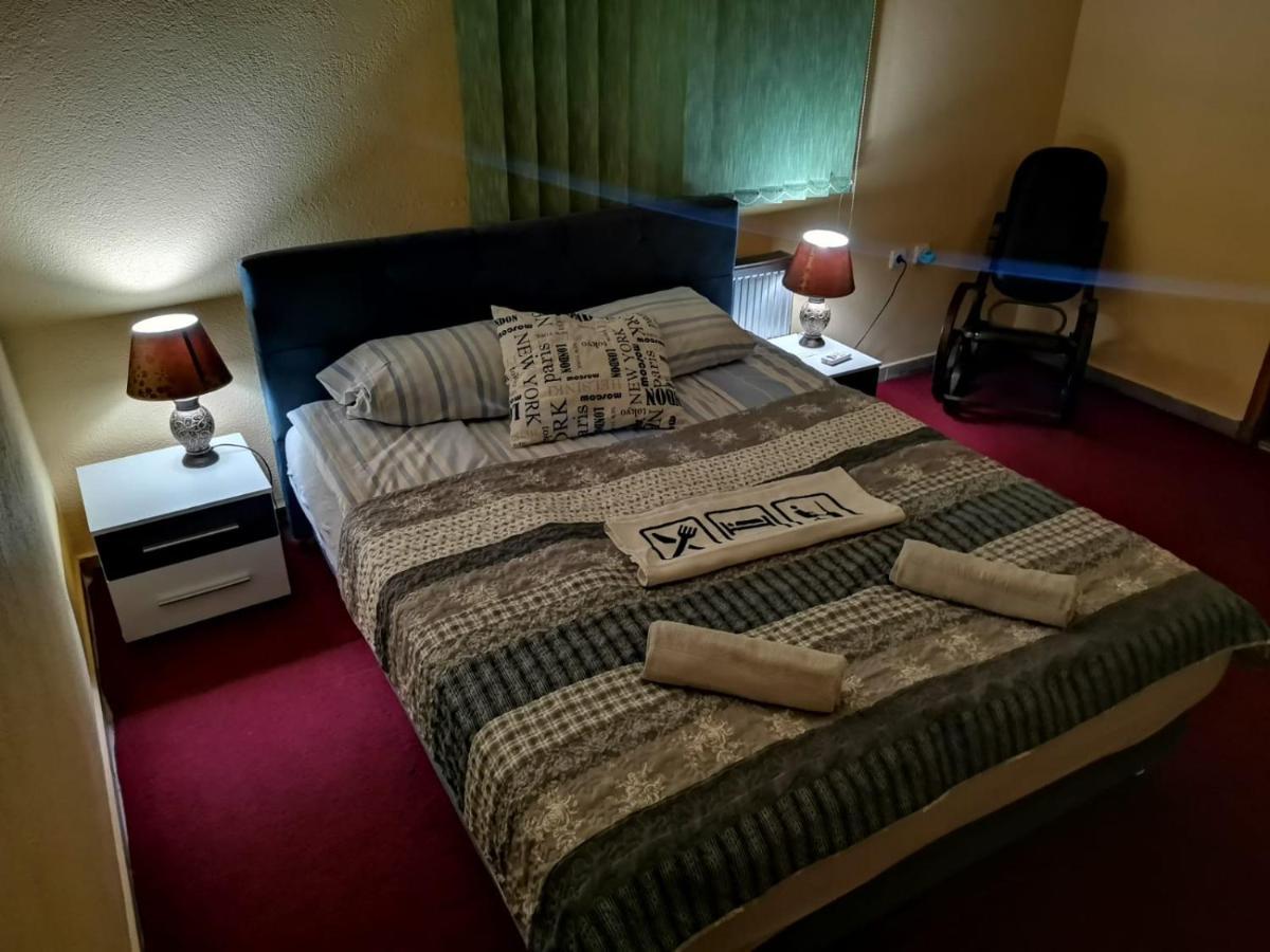 Apartman Nik-Rom Bosanska Gradiska Exterior foto