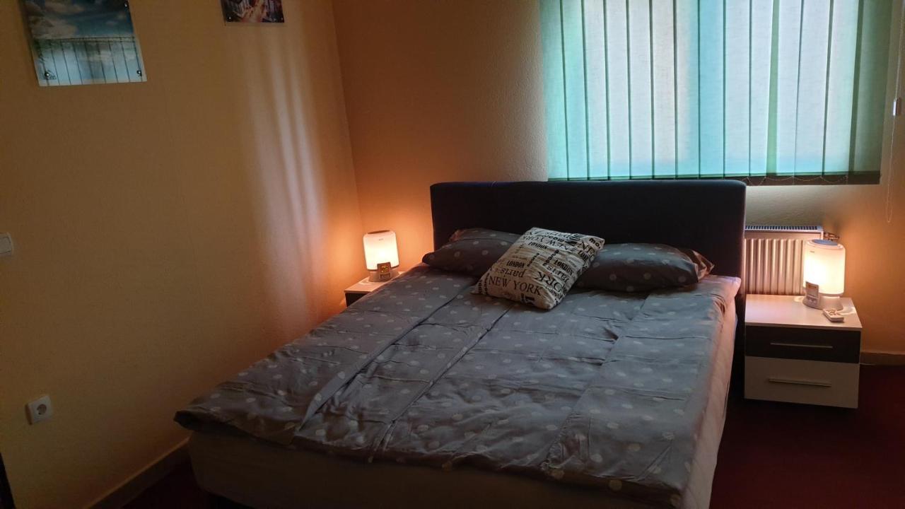 Apartman Nik-Rom Bosanska Gradiska Exterior foto